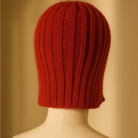Red Knitted Hat/Beanie - Picture 3 of 3